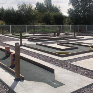 Forfait pour 2 adultes au Mini-Putt L'Authentique de Baie-Comeau