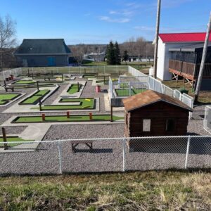 Forfait familial (2 adultes et 2 enfants) au Mini-Putt L'Authentique de Baie-Comeau