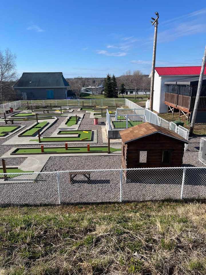 Forfait familial (2 adultes et 2 enfants) au Mini-Putt L&rsquo;Authentique de Baie-Comeau